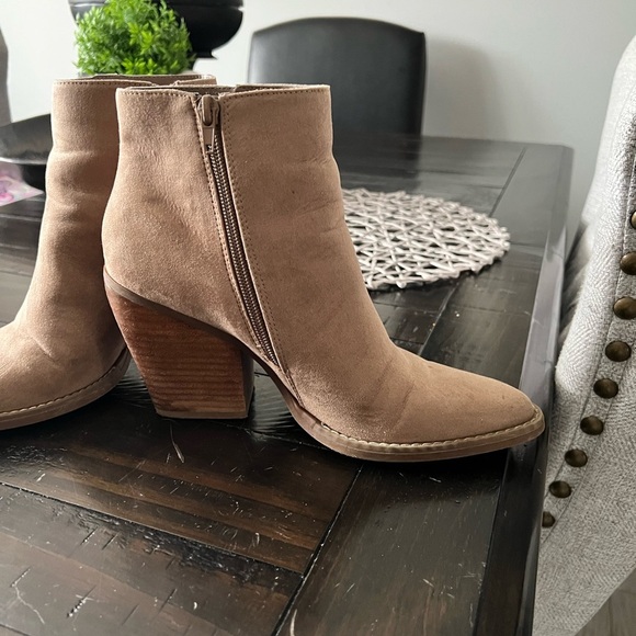 MADDEN GIRL SUEDE BOOTIES TAN SZ 8.5 - Picture 5 of 5